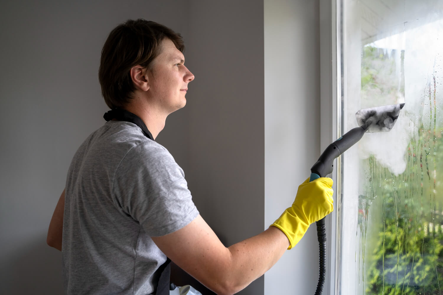 How to Clean the Gas Between Windows in Double Pane Windows
