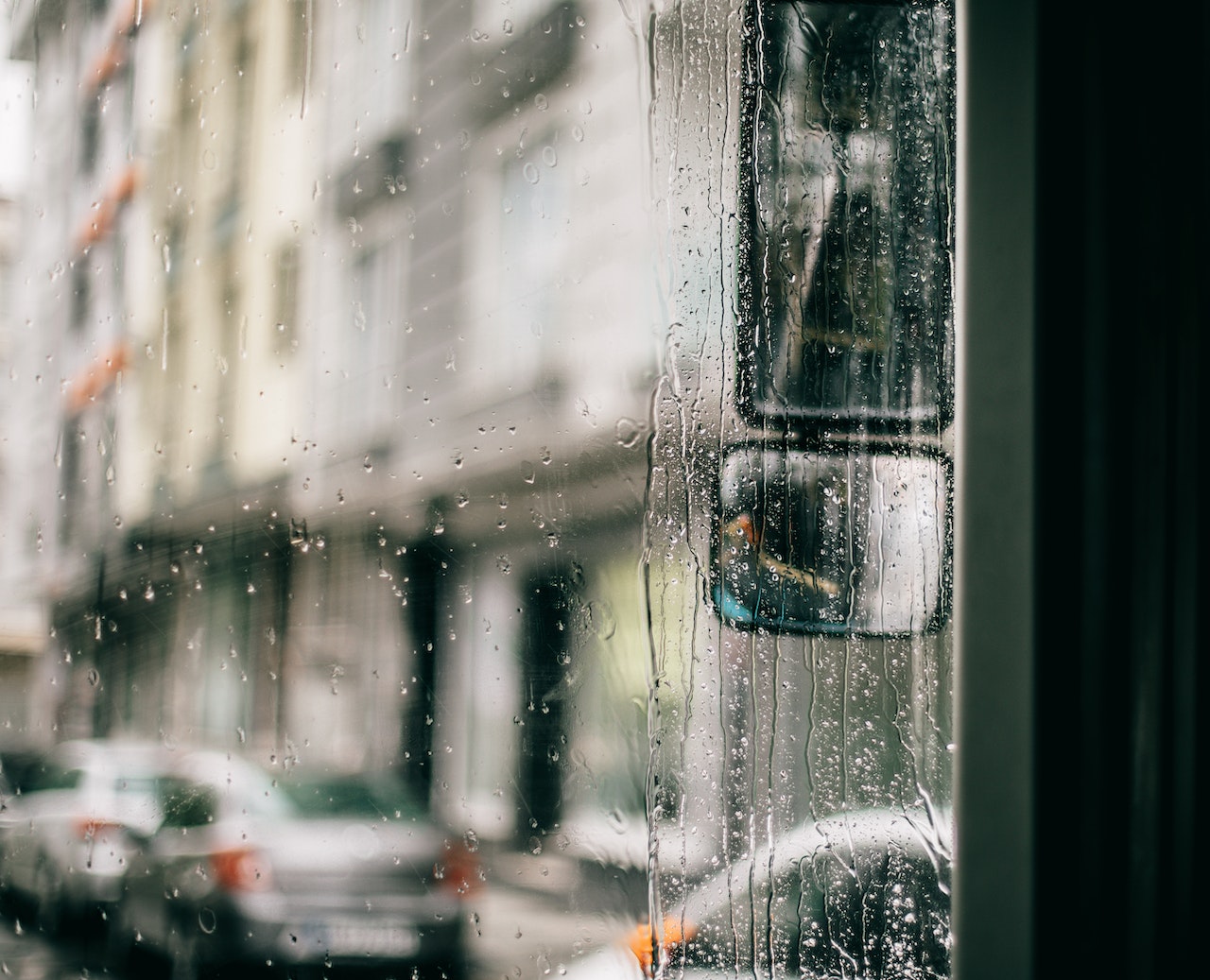 Condensation on Your Windows: Understanding the Causes and Solutions